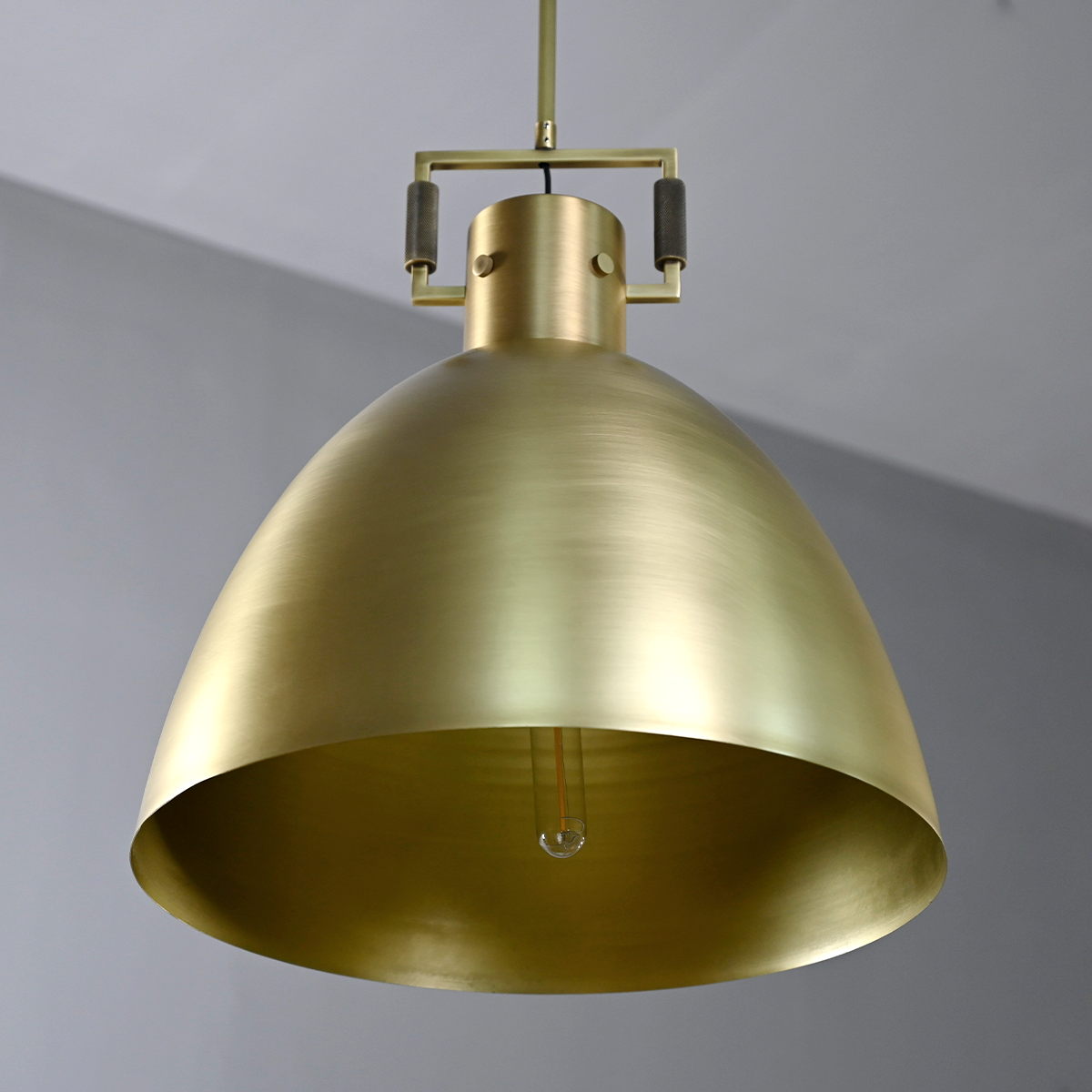 Funda Mental Arch Pendant