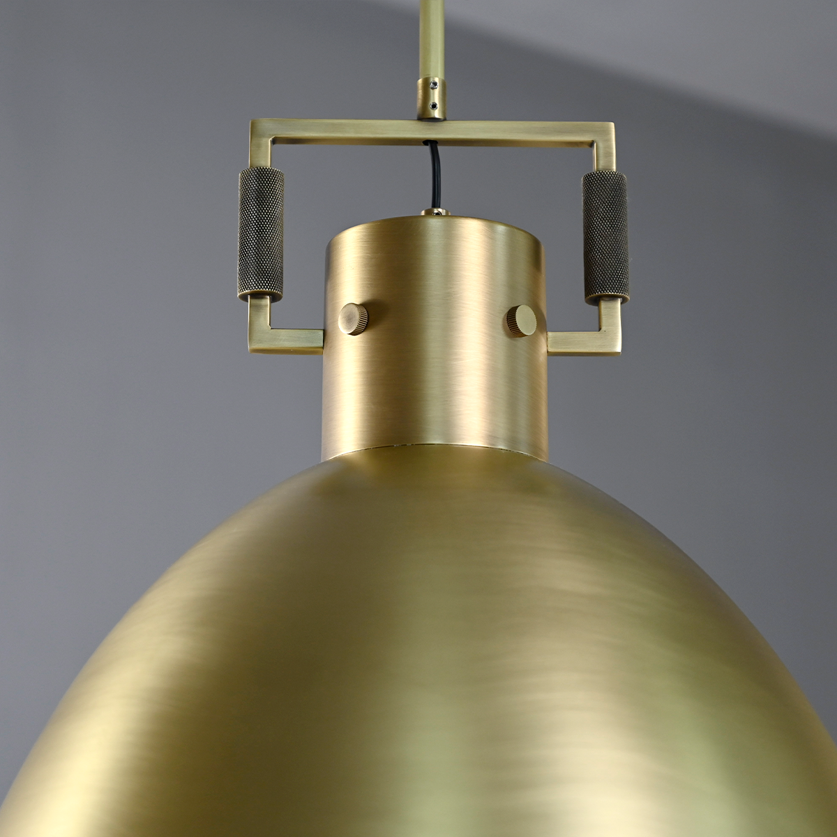 Funda Mental Arch Pendant