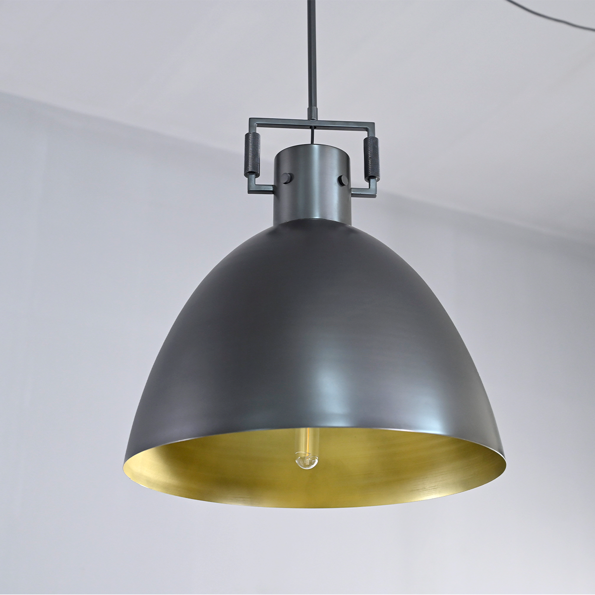 Funda Mental Arch Pendant