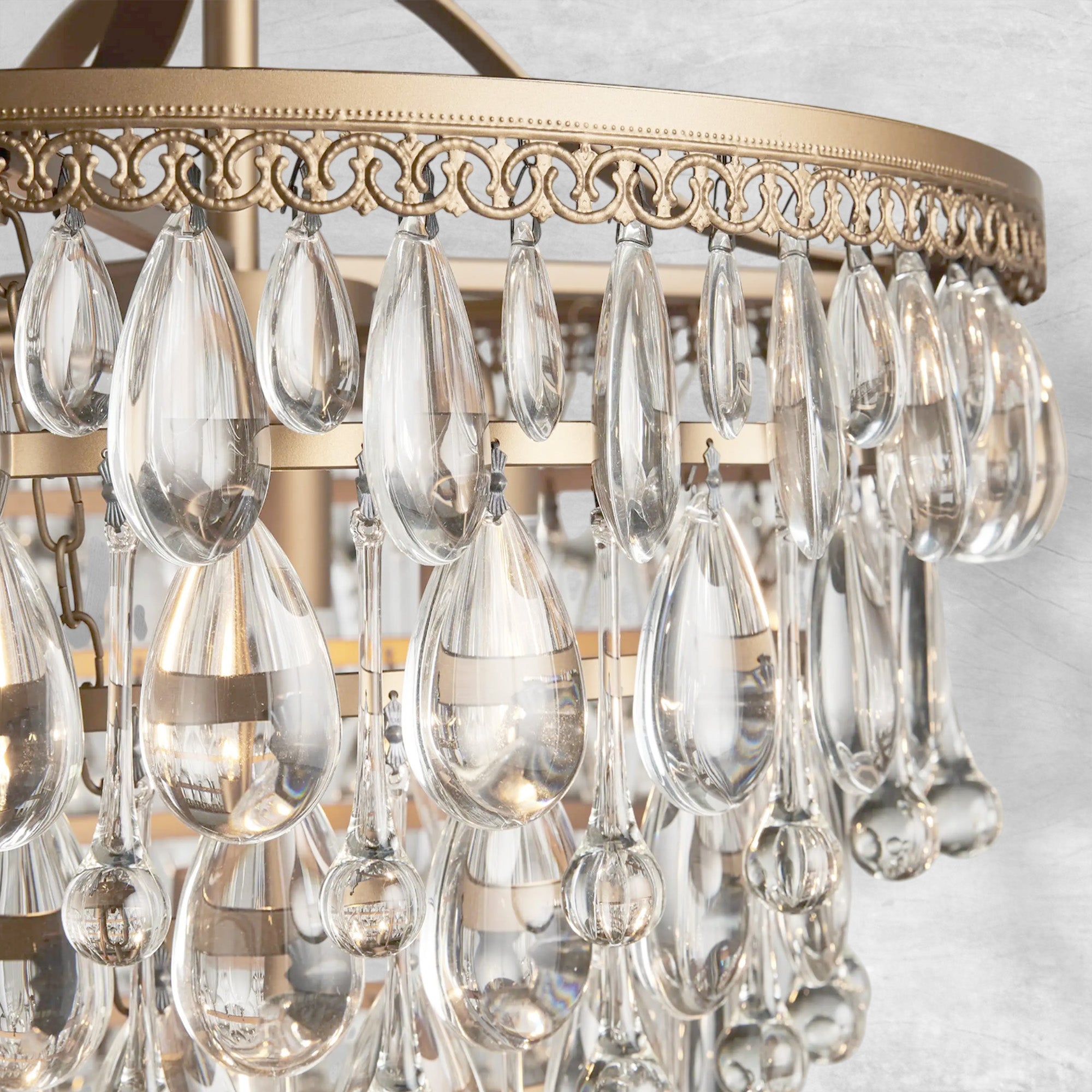 Anabella Round Chandelier 17''23''H