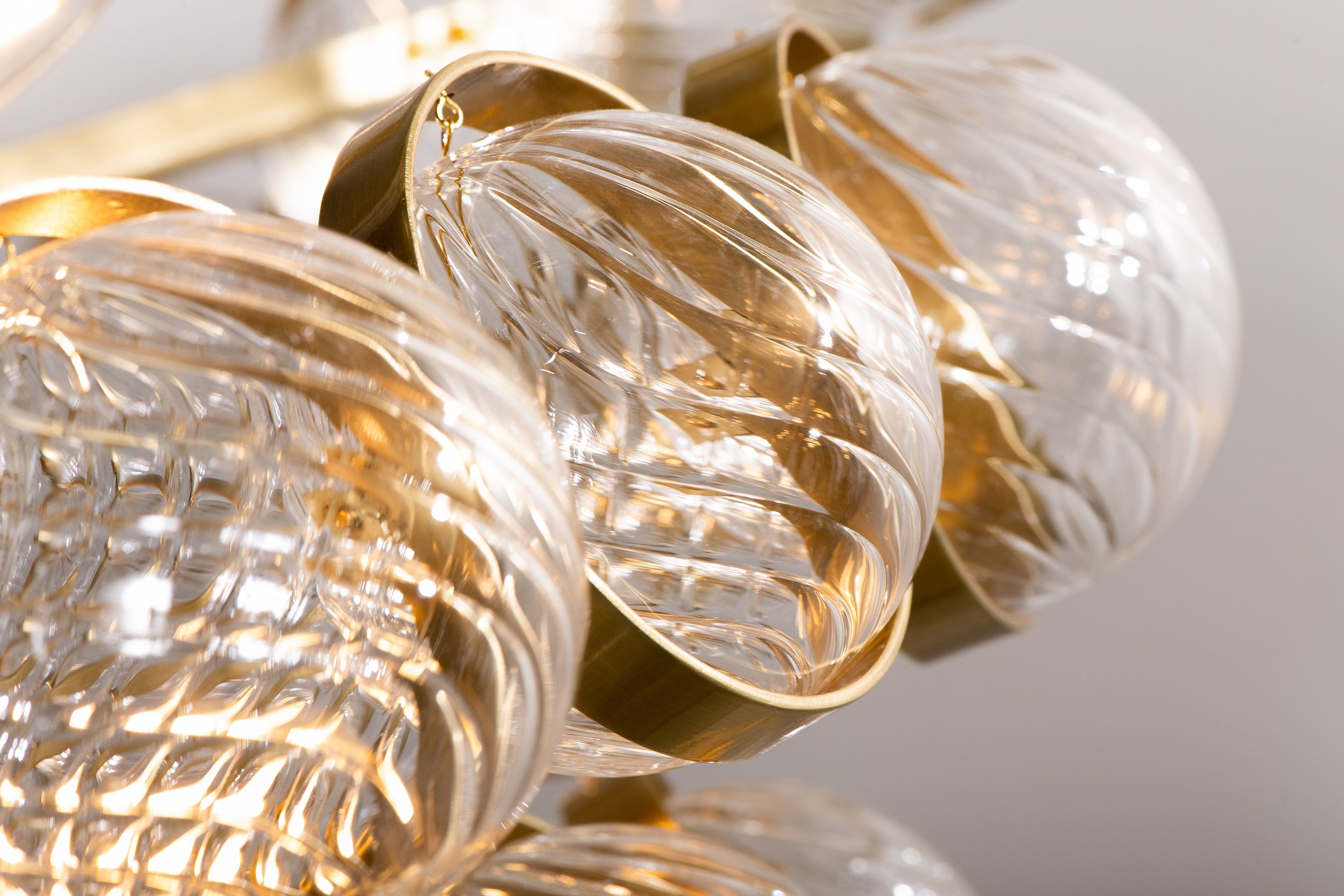 Aria Dominique Ribbed Glass Globe Chandelier