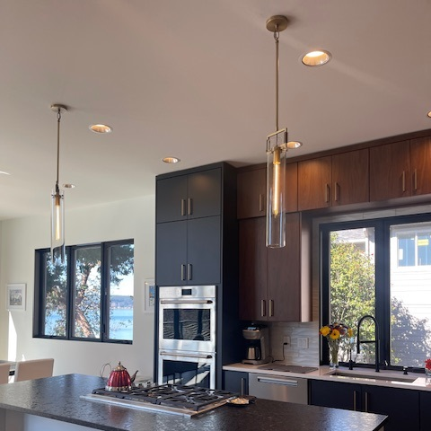Funda Glass Cylindrical Pendant Light