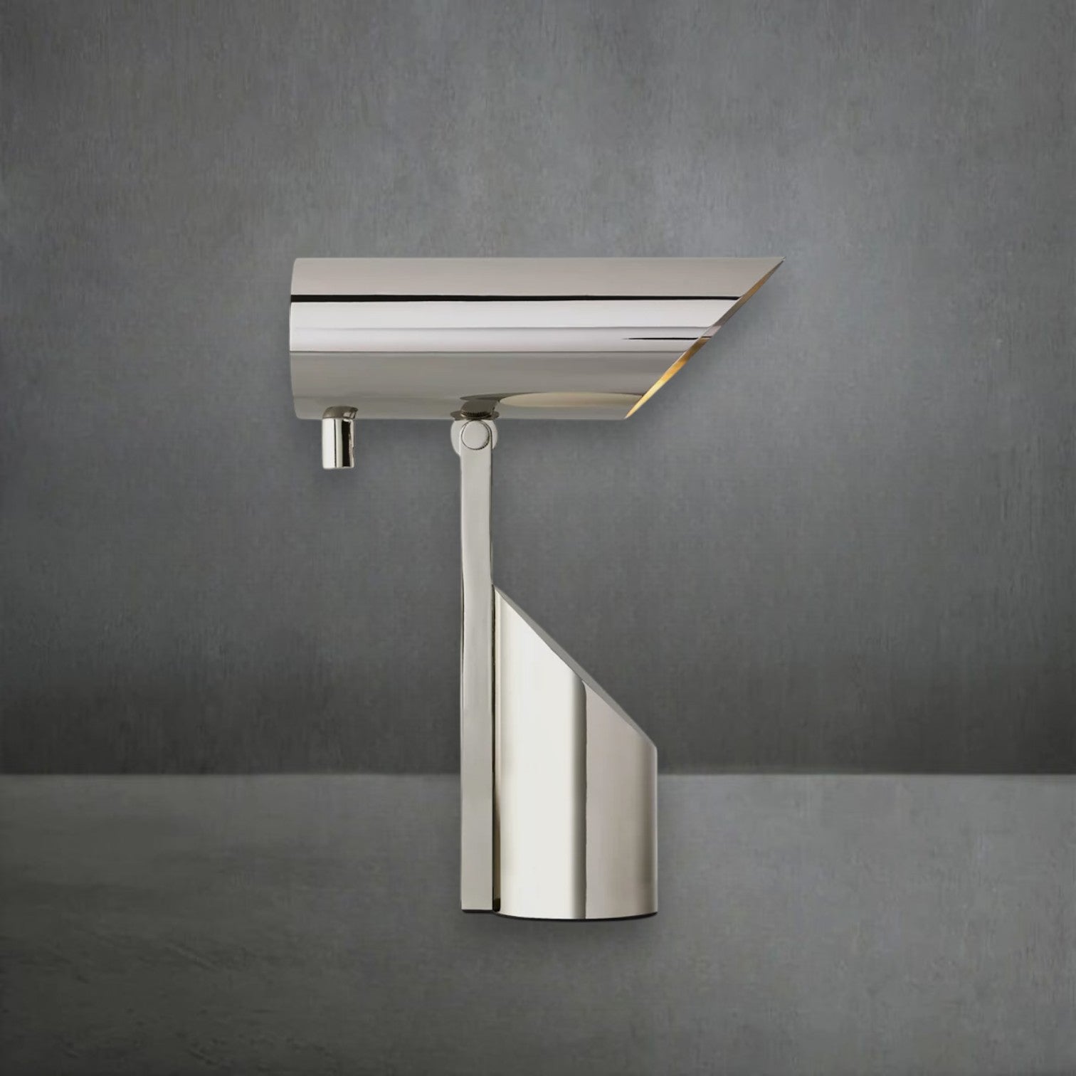 Champeaunt Folding Spotlight